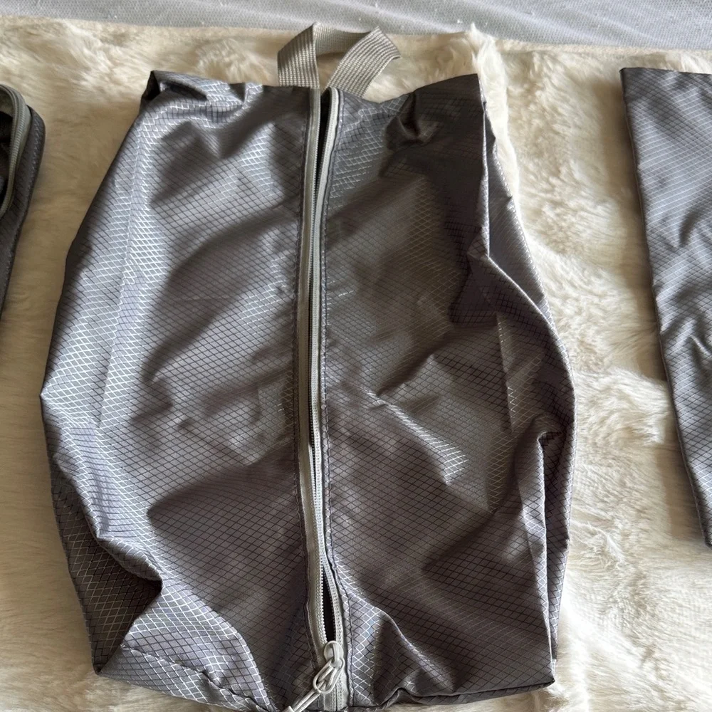 Silver Mesh Travel Organizer
